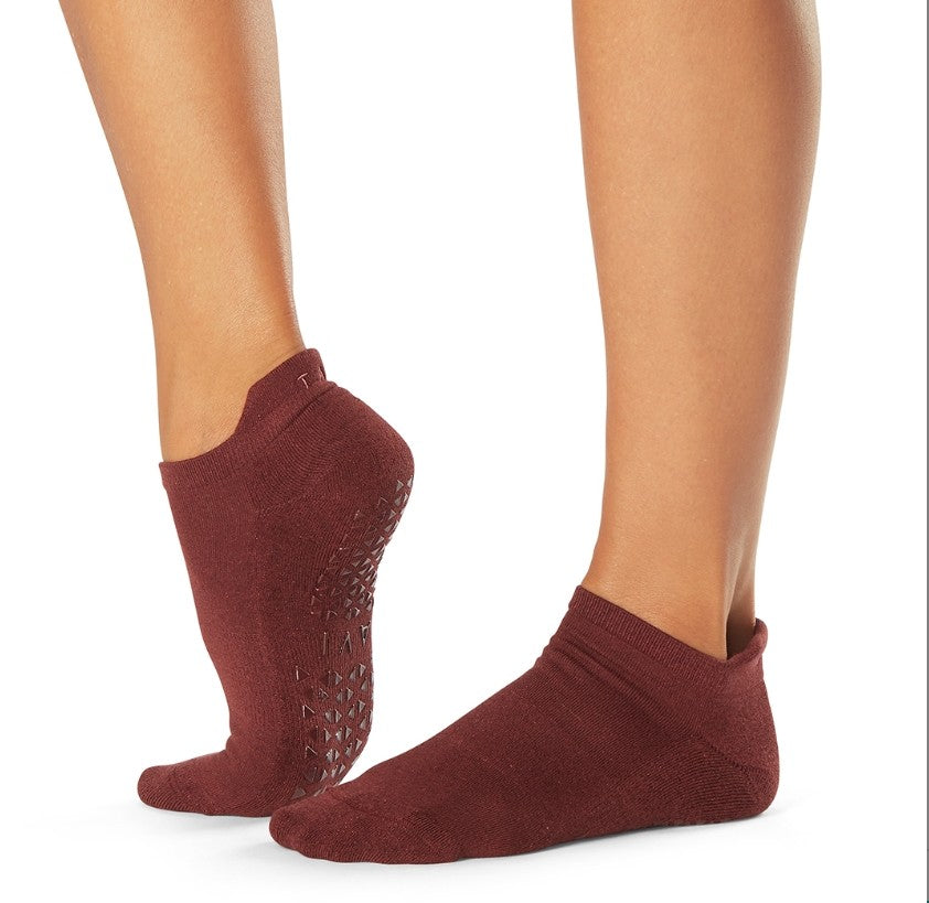 Tavi Sahara Twinkle Sticky Socks – Pure Barre Bethesda