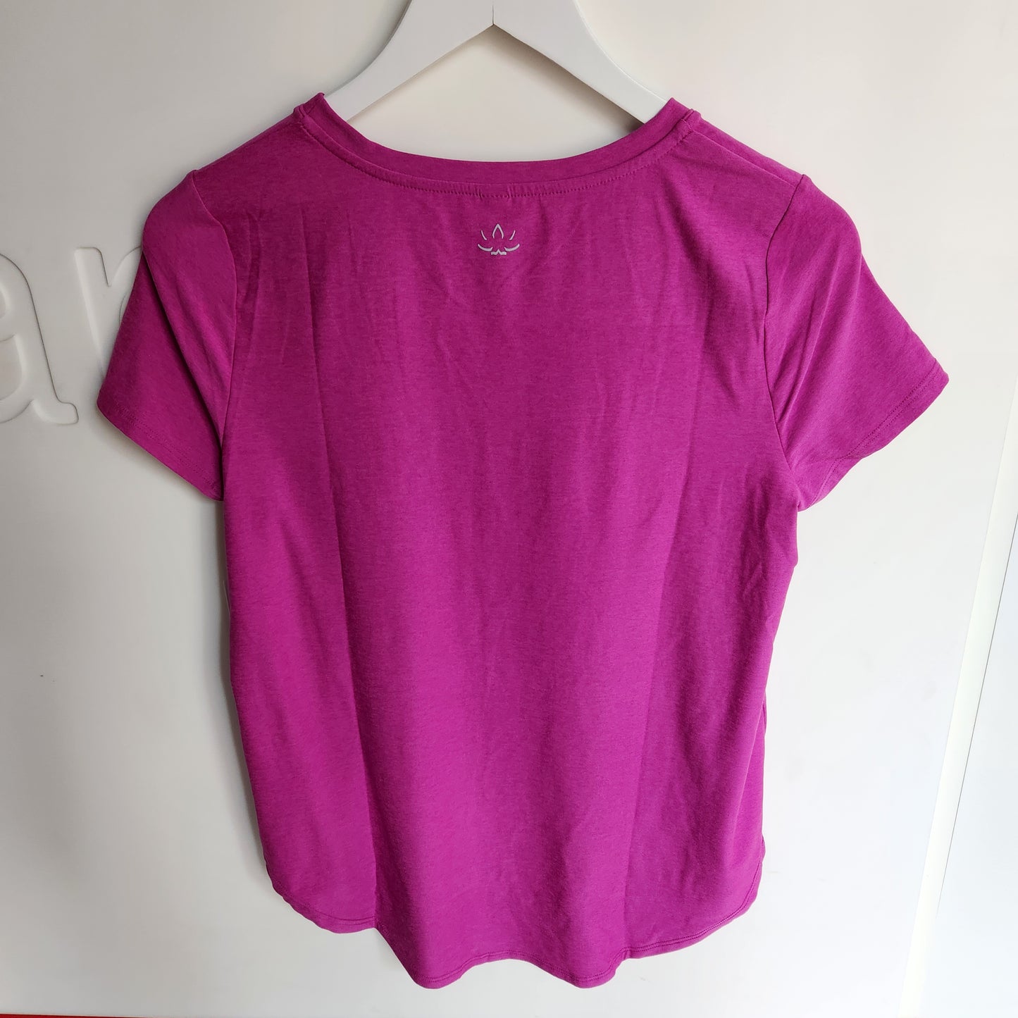 Beyond Yoga Featherweight On the Down Low Tee- Magenta